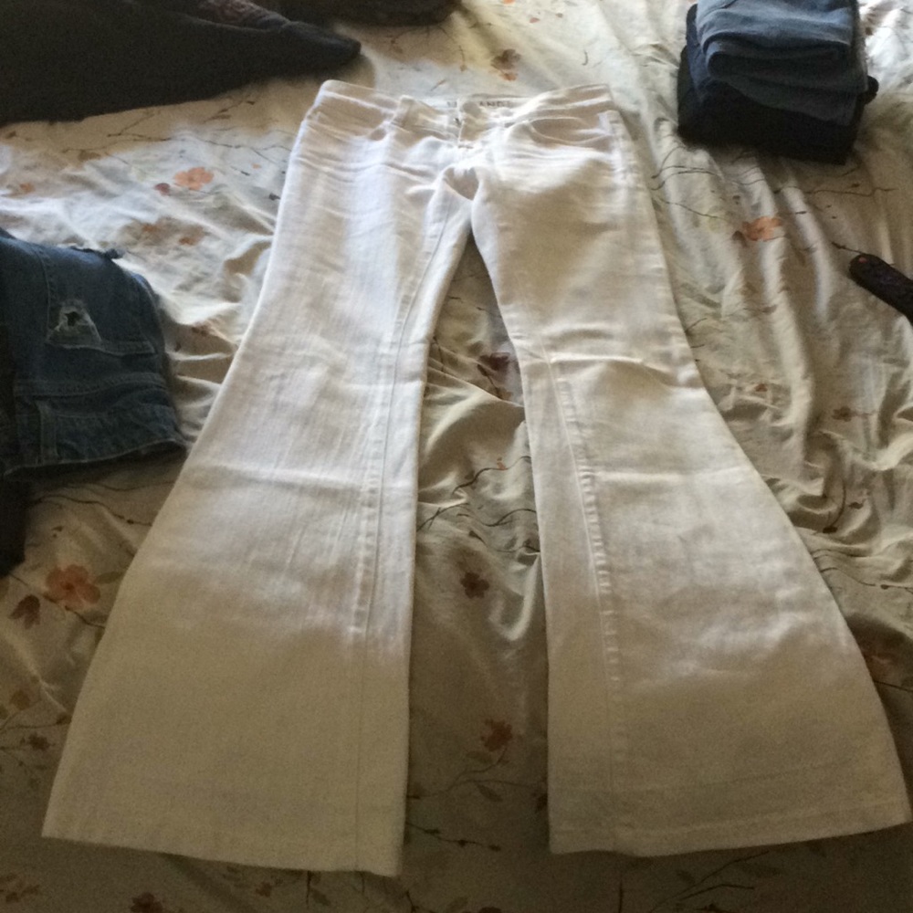 Size 24 white j brand flares